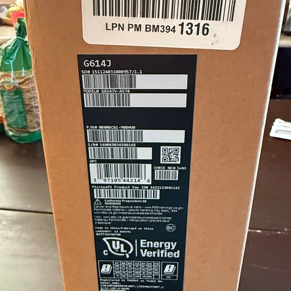 Rog Astrid G 16 volt green/ Eclipse Gray gaming laptop